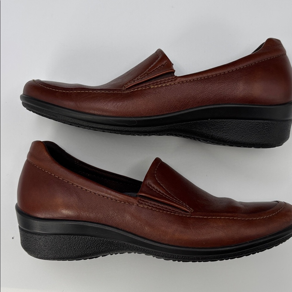 Ecco Women’s Size 38, US 7.5 to 8, Chestnut Leather Loafers Shoes